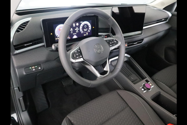 Volkswagen T-Roc Limited Edition 1.5 eTSI 85 kW / 116 PK SUV 7 vers Achteruitrijcamera | Stoelverwarming | Carplay