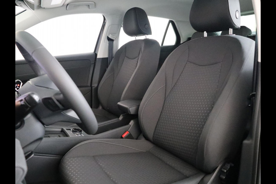 Volkswagen T-Roc Limited Edition 1.5 eTSI 85 kW / 116 PK SUV 7 vers Achteruitrijcamera | Stoelverwarming | Carplay