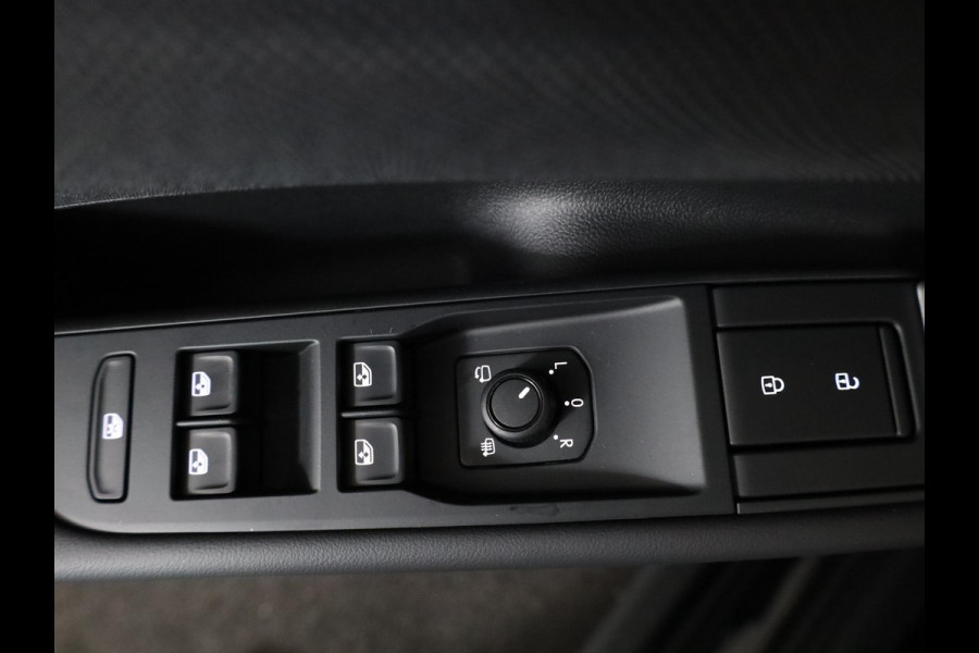 Volkswagen T-Roc Limited Edition 1.5 eTSI 85 kW / 116 PK SUV 7 vers Achteruitrijcamera | Stoelverwarming | Carplay