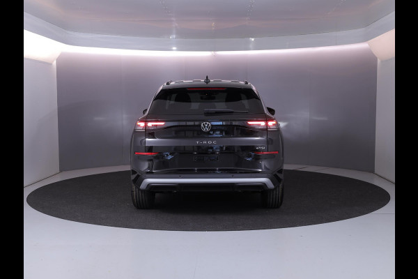 Volkswagen T-Roc Limited Edition 1.5 eTSI 85 kW / 116 PK SUV 7 vers Achteruitrijcamera | Stoelverwarming | Carplay