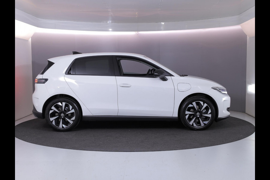 Volkswagen ID. Polo Life First Edition 52 kWh accu, 155 kW / 211 PK Ha Achteruitrijcamera | Carplay
