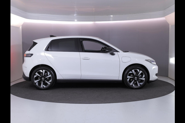 Volkswagen ID. Polo Life First Edition 52 kWh accu, 155 kW / 211 PK Ha Achteruitrijcamera | Carplay
