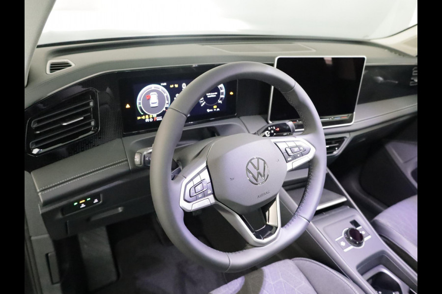 Volkswagen Tiguan Limited Edition 1.5 eHybrid 150 kW / 204 PK SUV 6 Stoelverwarming | Trekhaak | 360 camera