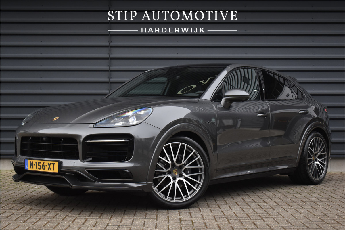 Porsche Cayenne Coupé 3.0 E-Hybrid SportDesign Techart | Pano | ACC | 22'' Wielen | PDLS+ Matrix | Alcantara dakhemel | Matrix PDLS+ |