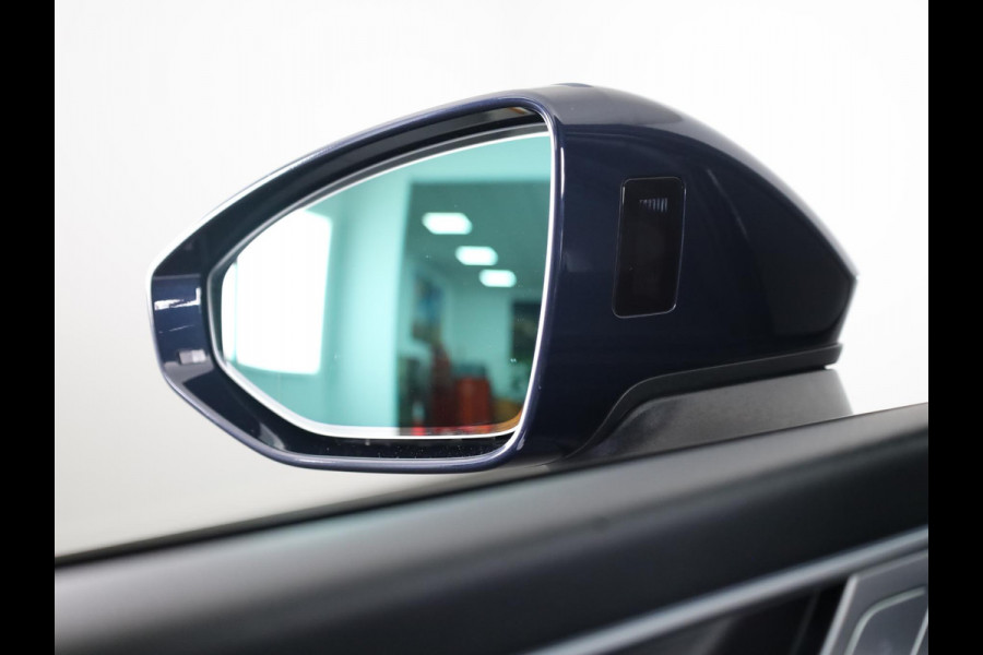 Audi A7 Sportback 50 TFSI e quattro Pro Line 299pk | Lederen bekleding | Head up Display | Wegklapbare trekhaak  | 20 inch Lichtmetalen velgen | Verlengde garantie | Stoelverwarming