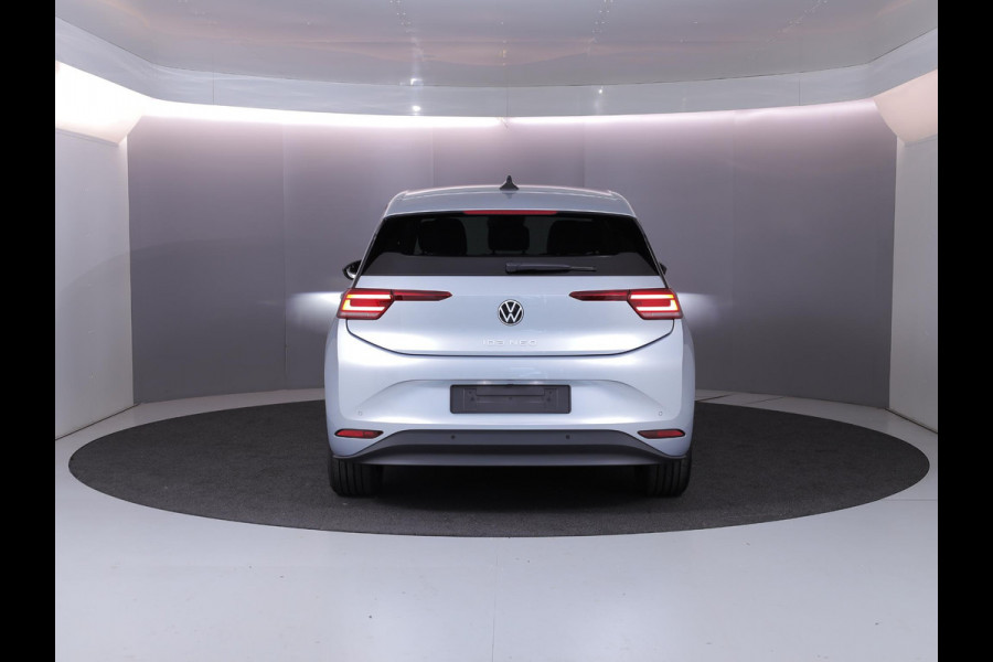 Volkswagen ID.3 Life 50 kWh accu 125 kW / 170 PK Hatchback Elektri Achteruitrijcamera | Carplay