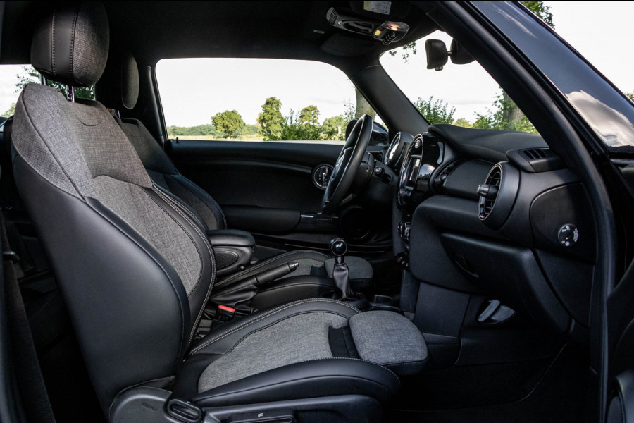 MINI 3-deurs 1.5 One Chili NL Auto I Dealeronderhouden I NAP I Sportstoelen I Parkeersensoren I Keyless I Led I Half Leder