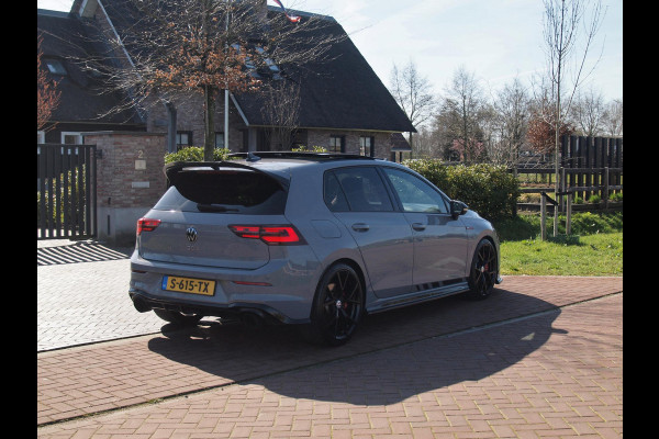 Volkswagen Golf 2.0 TSI GTI Clubsport | 300PK | Panoramadak | Camera | Sfeerverlichting | Milltek uitlaat | Maxton Bodykit |