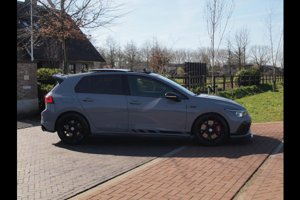 Volkswagen Golf 2.0 TSI GTI Clubsport | 300PK | Panoramadak | Camera | Sfeerverlichting | Milltek uitlaat | Maxton Bodykit |
