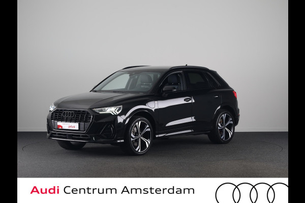 Audi Q3 45 TFSI e S edition 245 pk S-tronic | Navigatie | Parkeersensoren | Achteruitrijcamera | Matrix LED koplampen | Lichtmetalen velgen 20" | Elektr. voorstoelen | S-Line |