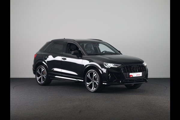 Audi Q3 45 TFSI e S edition 245 pk S-tronic | Navigatie | Parkeersensoren | Achteruitrijcamera | Matrix LED koplampen | Lichtmetalen velgen 20" | Elektr. voorstoelen | S-Line |
