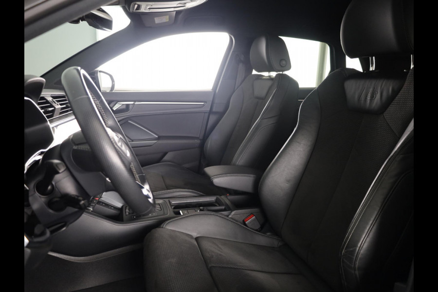 Audi Q3 45 TFSI e S edition 245 pk S-tronic | Navigatie | Parkeersensoren | Achteruitrijcamera | Matrix LED koplampen | Lichtmetalen velgen 20" | Elektr. voorstoelen | S-Line |
