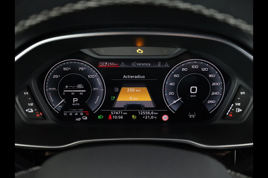 Audi Q3 45 TFSI e S edition 245 pk S-tronic | Navigatie | Parkeersensoren | Achteruitrijcamera | Matrix LED koplampen | Lichtmetalen velgen 20" | Elektr. voorstoelen | S-Line |