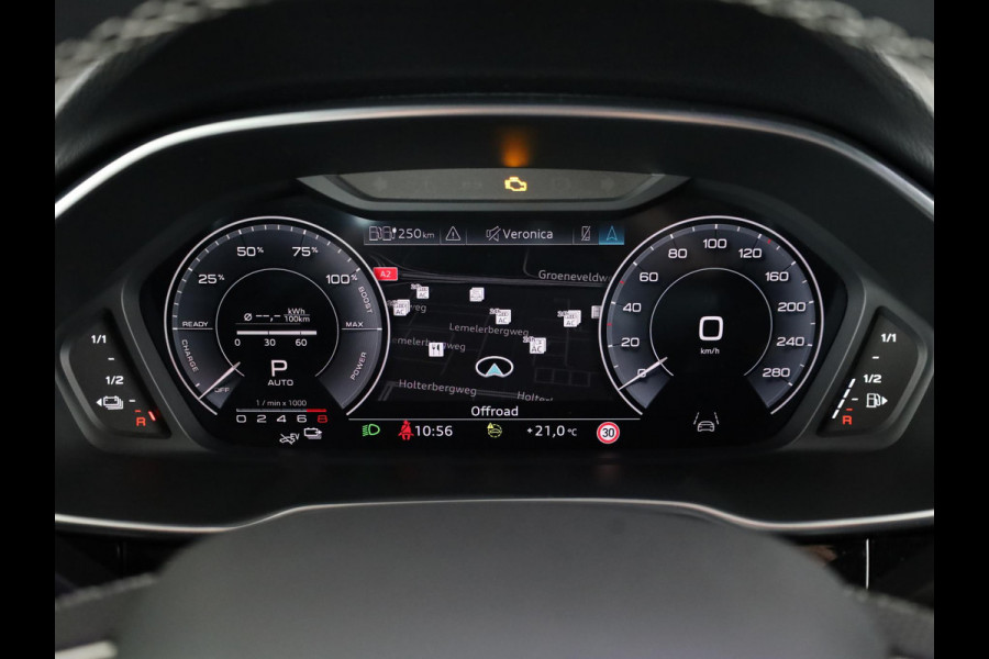 Audi Q3 45 TFSI e S edition 245 pk S-tronic | Navigatie | Parkeersensoren | Achteruitrijcamera | Matrix LED koplampen | Lichtmetalen velgen 20" | Elektr. voorstoelen | S-Line |