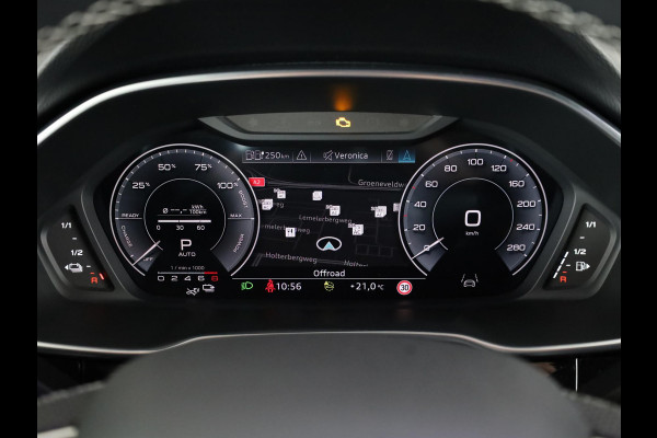 Audi Q3 45 TFSI e S edition 245 pk S-tronic | Navigatie | Parkeersensoren | Achteruitrijcamera | Matrix LED koplampen | Lichtmetalen velgen 20" | Elektr. voorstoelen | S-Line |