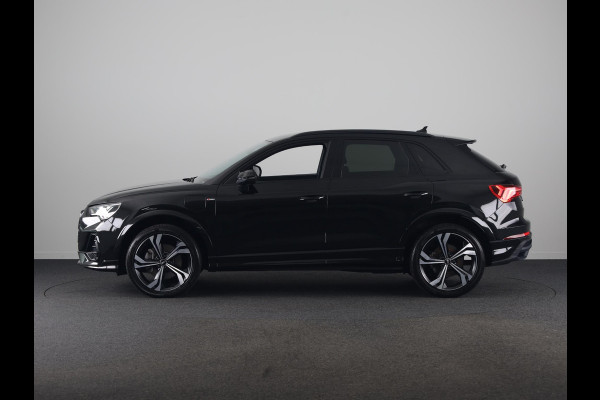 Audi Q3 45 TFSI e S edition 245 pk S-tronic | Navigatie | Parkeersensoren | Achteruitrijcamera | Matrix LED koplampen | Lichtmetalen velgen 20" | Elektr. voorstoelen | S-Line |