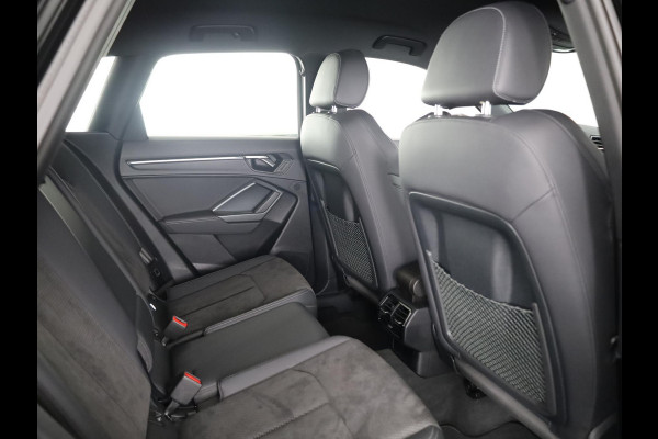 Audi Q3 45 TFSI e S edition 245 pk S-tronic | Navigatie | Parkeersensoren | Achteruitrijcamera | Matrix LED koplampen | Lichtmetalen velgen 20" | Elektr. voorstoelen | S-Line |
