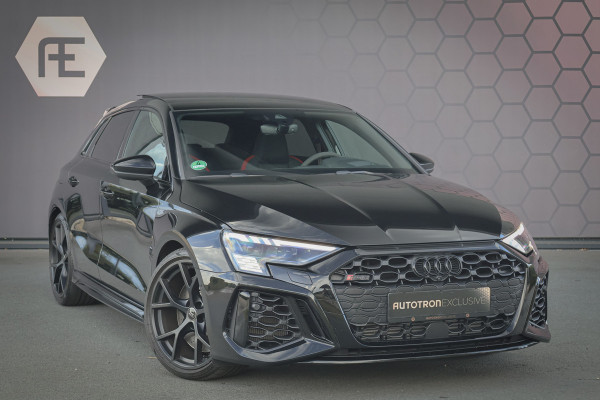 Audi RS3 Sportback 2.5 TFSI RS 3 quattro | MASSAGE | RS STOELEN | PANORAMADAK | CAMERA | CARBONSPOILER | SFEERVERLICHTING |