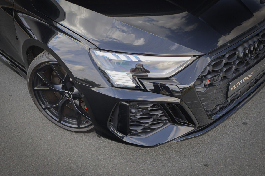 Audi RS3 Sportback 2.5 TFSI RS 3 quattro | MASSAGE | RS STOELEN | PANORAMADAK | CAMERA | CARBONSPOILER | SFEERVERLICHTING |