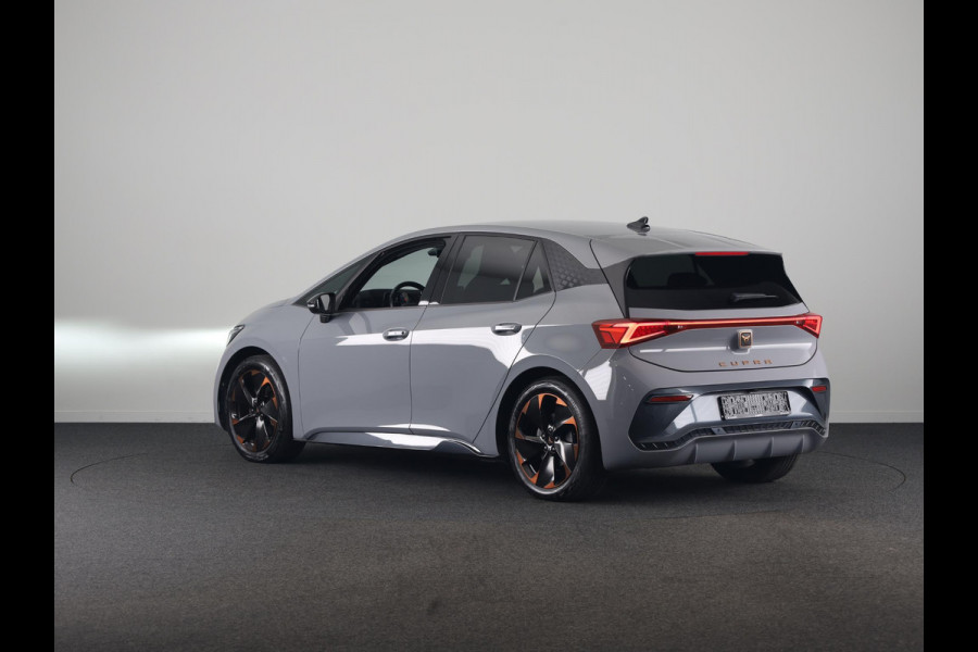 CUPRA Born Performance 82 kWh 230 pk | Navigatie | Parkeersensoren | Achteruitrijcamera | Elektr. voorstoelen | Stoel/stuur verwarming |