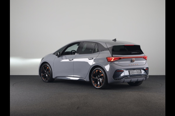 CUPRA Born Performance 82 kWh 230 pk | Navigatie | Parkeersensoren | Achteruitrijcamera | Elektr. voorstoelen | Stoel/stuur verwarming |