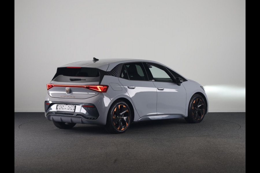 CUPRA Born Performance 82 kWh 230 pk | Navigatie | Parkeersensoren | Achteruitrijcamera | Elektr. voorstoelen | Stoel/stuur verwarming |