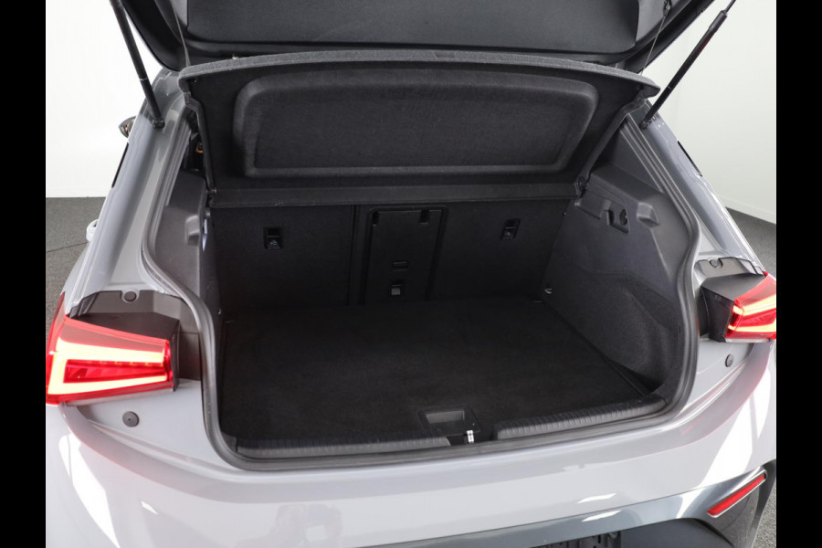 CUPRA Born Performance 82 kWh 230 pk | Navigatie | Parkeersensoren | Achteruitrijcamera | Elektr. voorstoelen | Stoel/stuur verwarming |