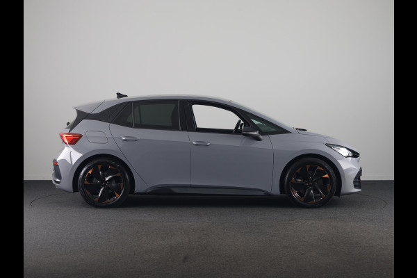 CUPRA Born Performance 82 kWh 230 pk | Navigatie | Parkeersensoren | Achteruitrijcamera | Elektr. voorstoelen | Stoel/stuur verwarming |
