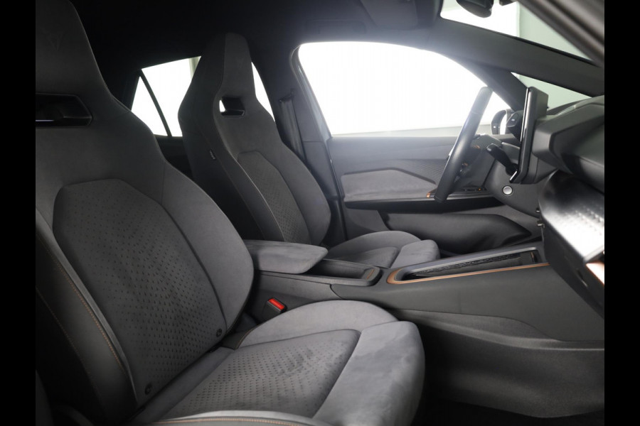 CUPRA Born Performance 82 kWh 230 pk | Navigatie | Parkeersensoren | Achteruitrijcamera | Elektr. voorstoelen | Stoel/stuur verwarming |