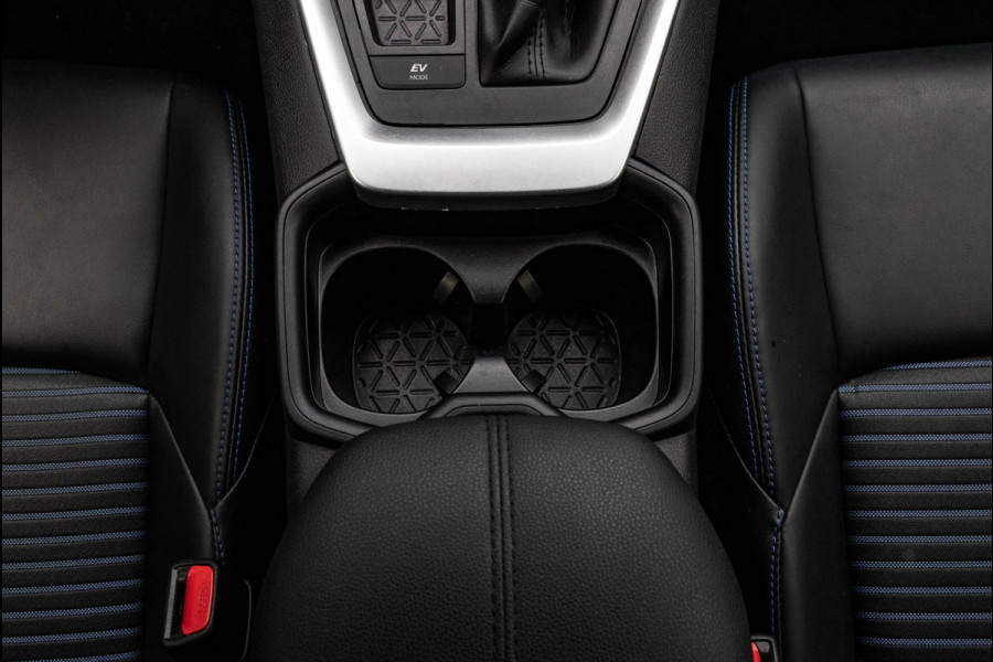 Toyota RAV4 2.5 Hybrid Style AWD I Camera I JBL I Half Leder I Adaptive Cruise I Stoelverwarming I CarPlay I Keyless