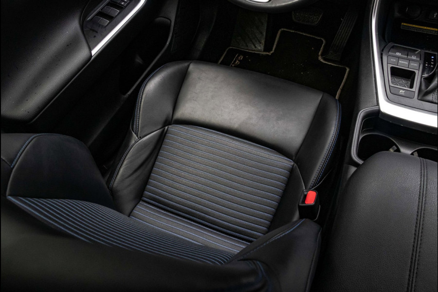 Toyota RAV4 2.5 Hybrid Style AWD I Camera I JBL I Half Leder I Adaptive Cruise I Stoelverwarming I CarPlay I Keyless