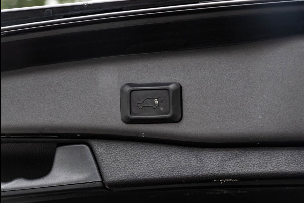 Toyota RAV4 2.5 Hybrid Style AWD I Camera I JBL I Half Leder I Adaptive Cruise I Stoelverwarming I CarPlay I Keyless