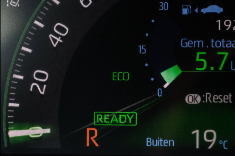 Toyota RAV4 2.5 Hybrid Style AWD I Camera I JBL I Half Leder I Adaptive Cruise I Stoelverwarming I CarPlay I Keyless