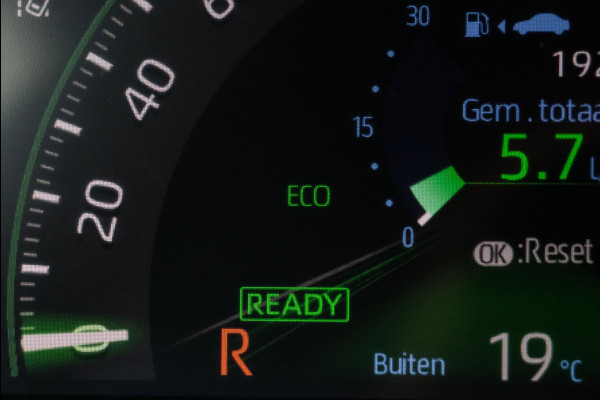 Toyota RAV4 2.5 Hybrid Style AWD I Camera I JBL I Half Leder I Adaptive Cruise I Stoelverwarming I CarPlay I Keyless