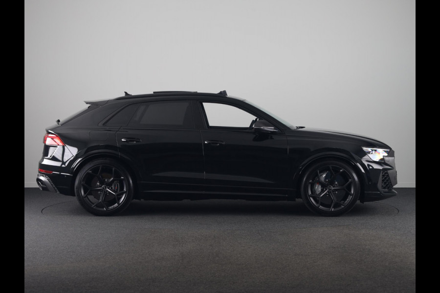 Audi RS Q8 4.0 TFSI quattro Performance 640pk | Panoramadak  | B&O Advanced | Keramisch | Vierwiel besturing | HD Matrix Laser | Head up Display | | Stoelverwarming/koeling + massage | Trekhaak wegklapbaar |