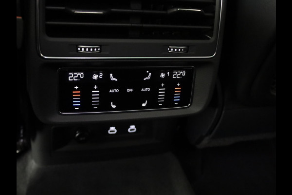 Audi RS Q8 4.0 TFSI quattro Performance 640pk | Panoramadak  | B&O Advanced | Keramisch | Vierwiel besturing | HD Matrix Laser | Head up Display | | Stoelverwarming/koeling + massage | Trekhaak wegklapbaar |