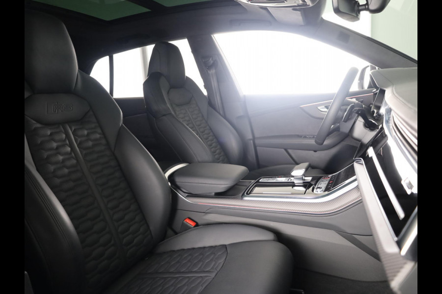 Audi RS Q8 4.0 TFSI quattro Performance 640pk | Panoramadak  | B&O Advanced | Keramisch | Vierwiel besturing | HD Matrix Laser | Head up Display | | Stoelverwarming/koeling + massage | Trekhaak wegklapbaar |
