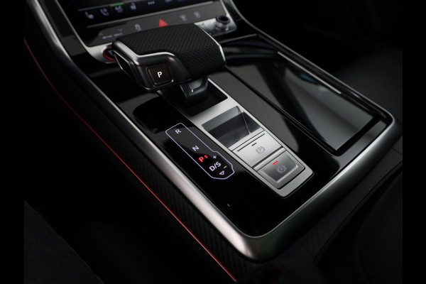Audi RS Q8 4.0 TFSI quattro Performance 640pk | Panoramadak  | B&O Advanced | Keramisch | Vierwiel besturing | HD Matrix Laser | Head up Display | | Stoelverwarming/koeling + massage | Trekhaak wegklapbaar |