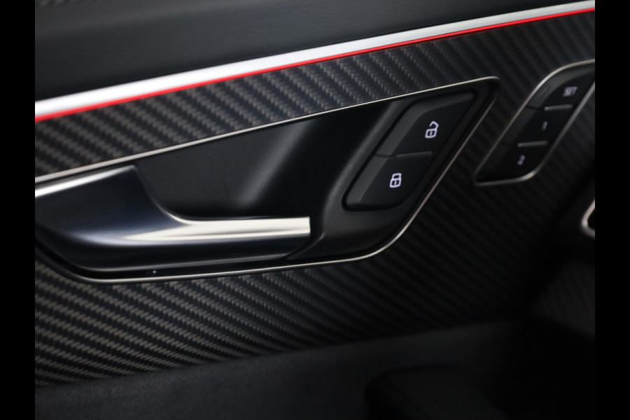Audi RS Q8 4.0 TFSI quattro Performance 640pk | Panoramadak  | B&O Advanced | Keramisch | Vierwiel besturing | HD Matrix Laser | Head up Display | | Stoelverwarming/koeling + massage | Trekhaak wegklapbaar |
