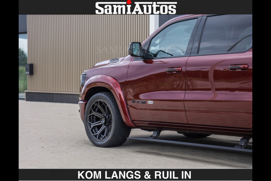 Dodge Ram LONGHORN | WIDE BODY | 5.7 V8 | BREDE WIELEN | BOM VOL | HUD | BRUIN LEDER | LUCHTVERING | PANODAK | RONDOM CAMERA | OPEN UITLAA DUBBELE CABINE | 5 PERSOONS | CREW CAB DC | SPECIAL ONE | DEALER ONDERHOUDEN | Eerste eigenaar |