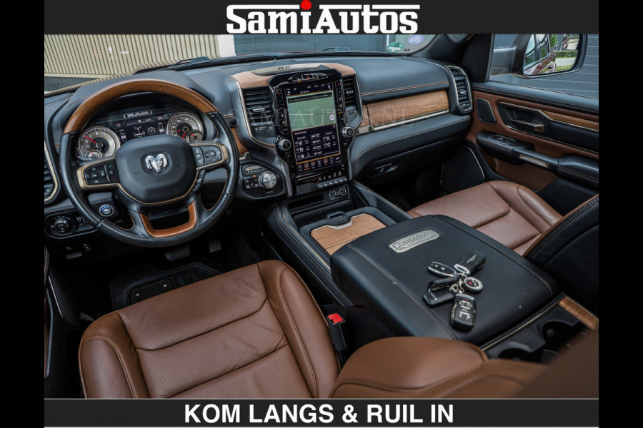 Dodge Ram LONGHORN | WIDE BODY | 5.7 V8 | BREDE WIELEN | BOM VOL | HUD | BRUIN LEDER | LUCHTVERING | PANODAK | RONDOM CAMERA | OPEN UITLAA DUBBELE CABINE | 5 PERSOONS | CREW CAB DC | SPECIAL ONE | DEALER ONDERHOUDEN | Eerste eigenaar |