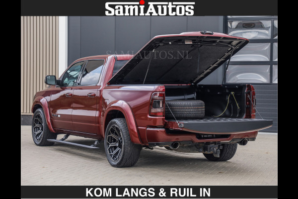Dodge Ram LONGHORN | WIDE BODY | 5.7 V8 | BREDE WIELEN | BOM VOL | HUD | BRUIN LEDER | LUCHTVERING | PANODAK | RONDOM CAMERA | OPEN UITLAA DUBBELE CABINE | 5 PERSOONS | CREW CAB DC | SPECIAL ONE | DEALER ONDERHOUDEN | Eerste eigenaar |