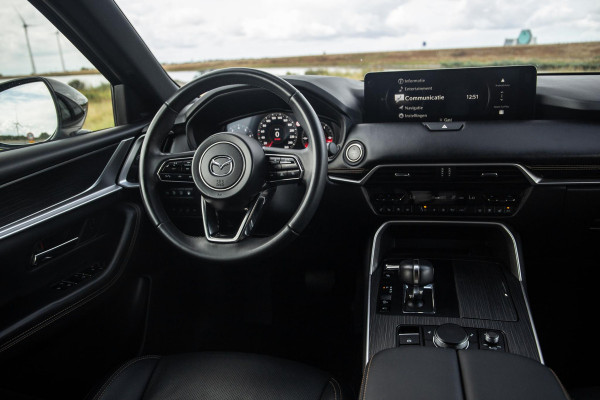 Mazda CX-60 2.5 e-SkyActiv PHEV Homura Plus 360 CAMERA / TREKHAAK / STOELVERWARMING + KOELING / CARPLAY / ADAPTIVE CRUISE