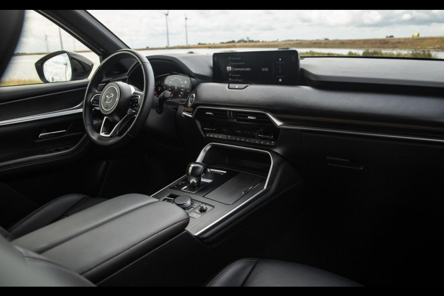 Mazda CX-60 2.5 e-SkyActiv PHEV Homura Plus 360 CAMERA / TREKHAAK / STOELVERWARMING + KOELING / CARPLAY / ADAPTIVE CRUISE