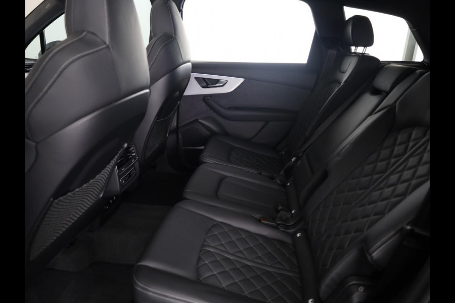 Audi Q7 55 TFSI e quattro Pro Line S 394 pk S-tronic | Verlengde garantie | Navigatie | Panoramadak | Elektr. trekhaak | Laserlicht | Luchtvering | Lederen bekleding | B&O Soundsystem | Vierwielbesturing |