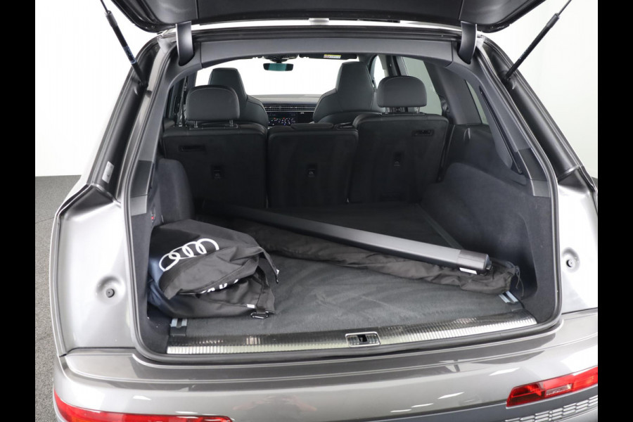Audi Q7 55 TFSI e quattro Pro Line S 394 pk S-tronic | Verlengde garantie | Navigatie | Panoramadak | Elektr. trekhaak | Laserlicht | Luchtvering | Lederen bekleding | B&O Soundsystem | Vierwielbesturing |