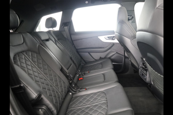 Audi Q7 55 TFSI e quattro Pro Line S 394 pk S-tronic | Verlengde garantie | Navigatie | Panoramadak | Elektr. trekhaak | Laserlicht | Luchtvering | Lederen bekleding | B&O Soundsystem | Vierwielbesturing |