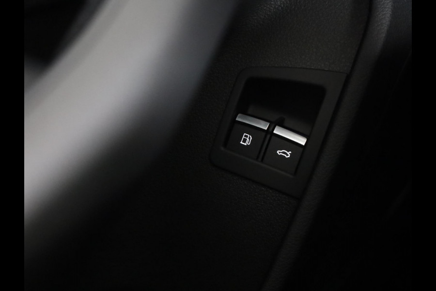 Audi Q7 55 TFSI e quattro Pro Line S 394 pk S-tronic | Verlengde garantie | Navigatie | Panoramadak | Elektr. trekhaak | Laserlicht | Luchtvering | Lederen bekleding | B&O Soundsystem | Vierwielbesturing |