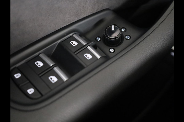 Audi Q7 55 TFSI e quattro Pro Line S 394 pk S-tronic | Verlengde garantie | Navigatie | Panoramadak | Elektr. trekhaak | Laserlicht | Luchtvering | Lederen bekleding | B&O Soundsystem | Vierwielbesturing |