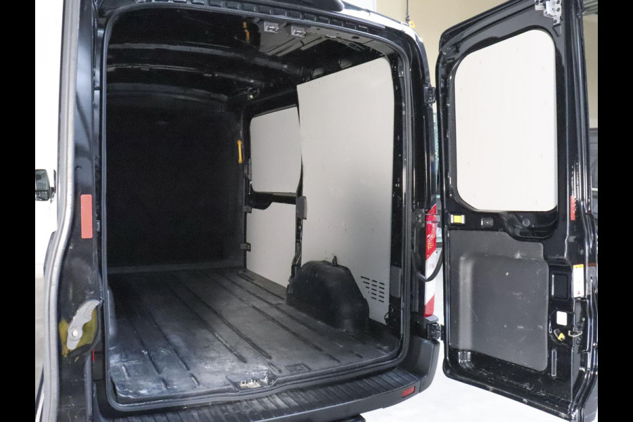 Ford Transit 290 2.0 TDCI L2H2 Trend Airco Navigatie Bluetooth Camera Cruise Control Trekhaak